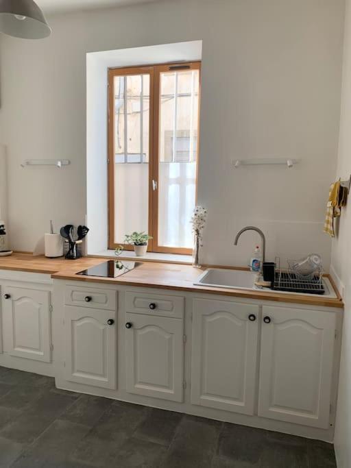 Le Petit Cocon Nimois Apartamento Nîmes Exterior foto