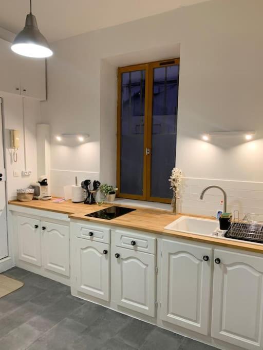 Le Petit Cocon Nimois Apartamento Nîmes Exterior foto